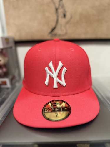 New Era New York Yankees Aux Pack 2000 World Series Patch Hat Club Exclusive 59Fifty Fitted Hat Red/Metallic Silver