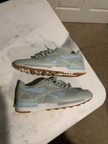 Reebok Mint and blue Reebok Classic