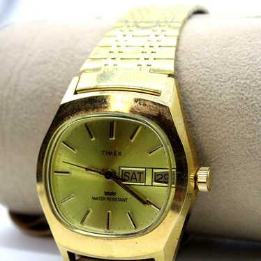 Vintage Timex Watch Men's Casual Gold Tone 1981 Me