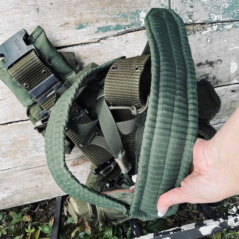 Vintage 1965 military belts accessory pockets can… - image 9