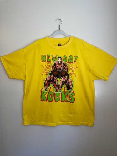 https://img.gem.app/911429615/1t/1703265175/wwe-vintage-wwe-new-day-group-t-shirt.jpg