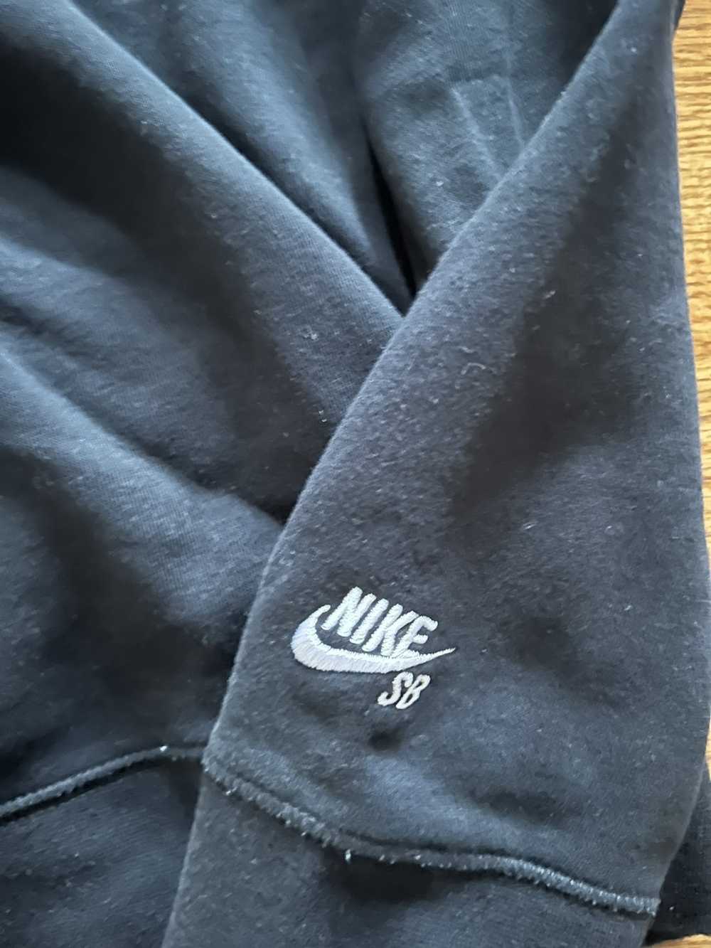 Nike Nike sb black crewneck sweatshirt - image 4