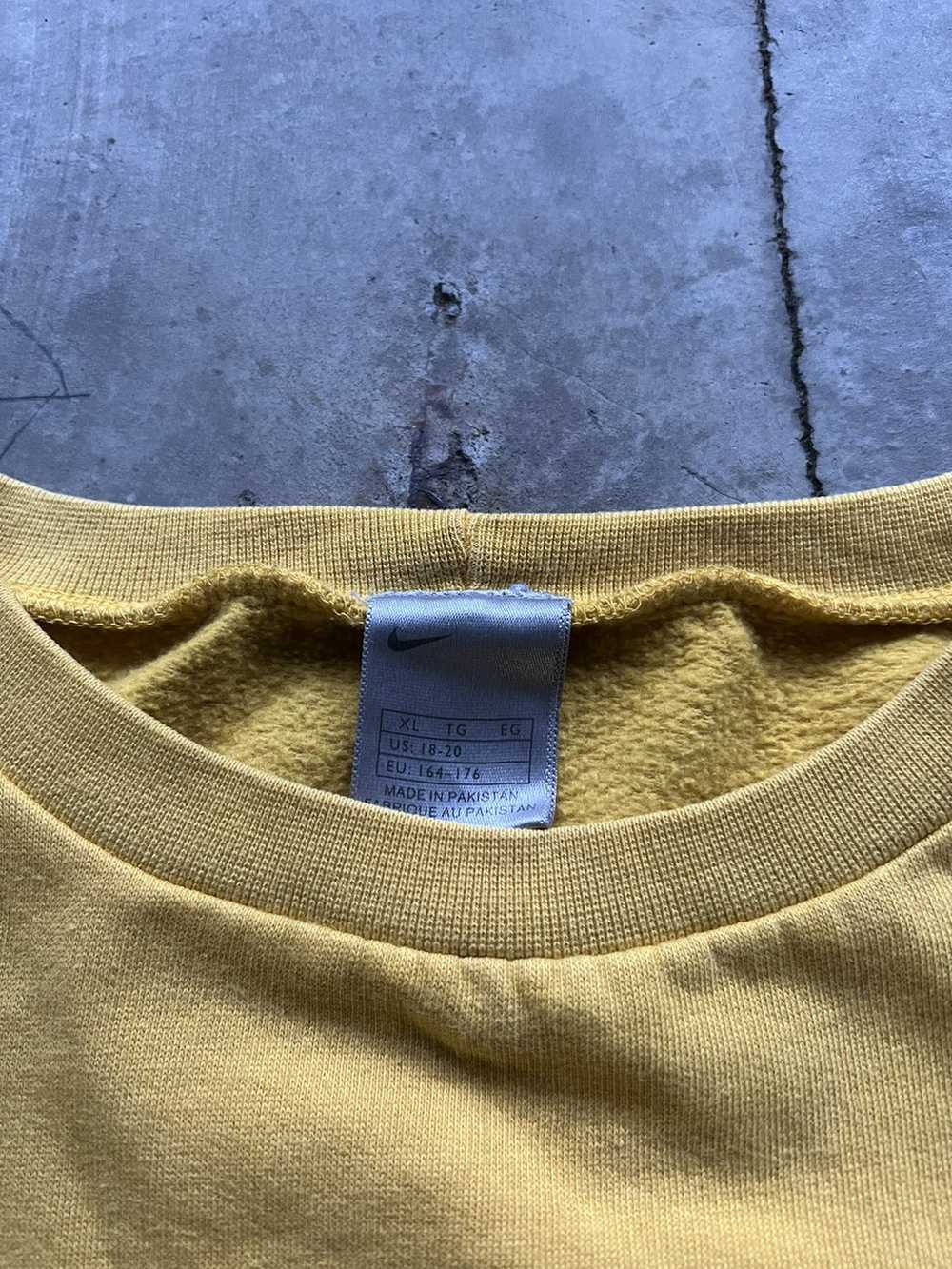 Nike × Streetwear × Vintage 2000s nike yellow bre… - image 3