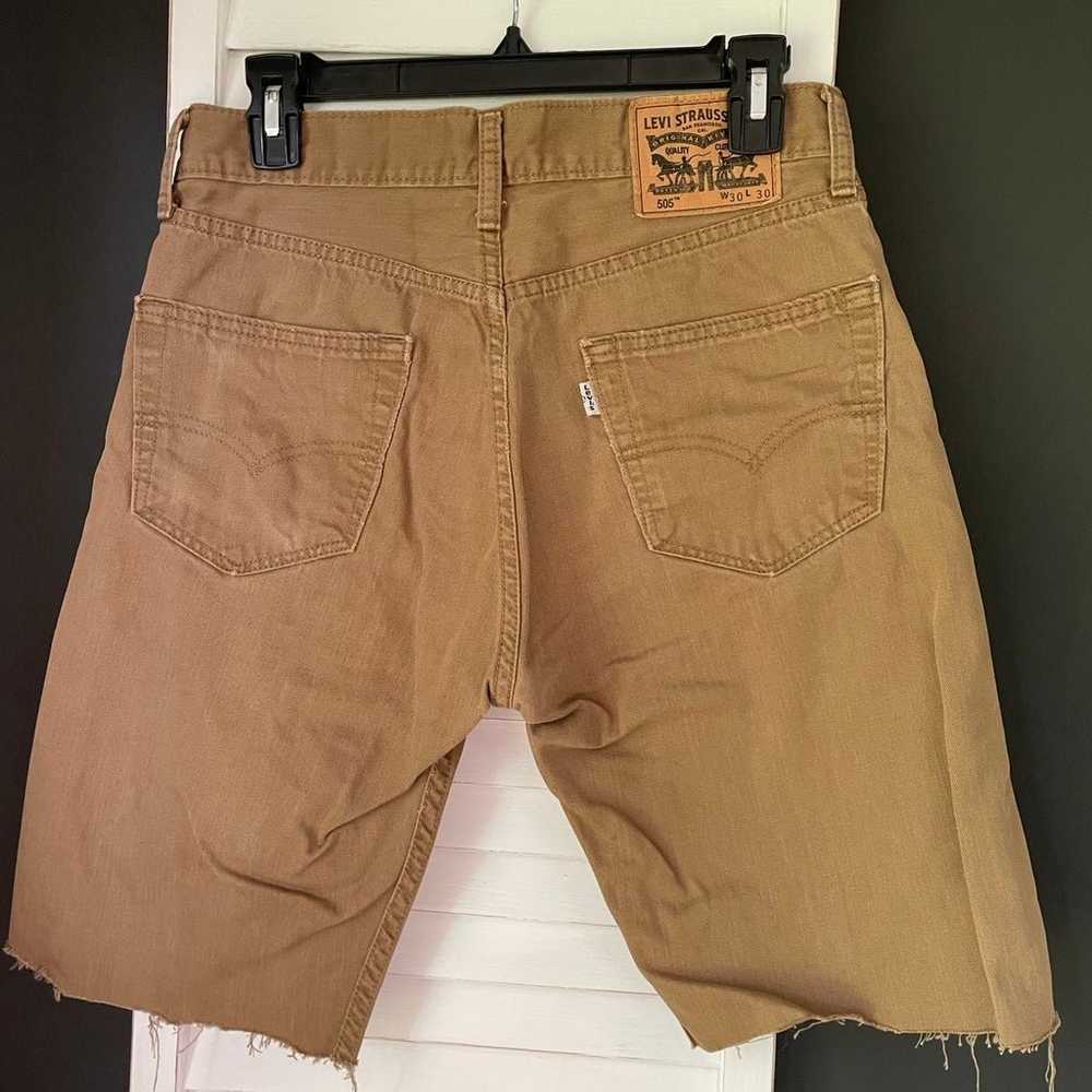VTG WHITE TAB Levi’s cutoff custom shorts vintage… - image 3