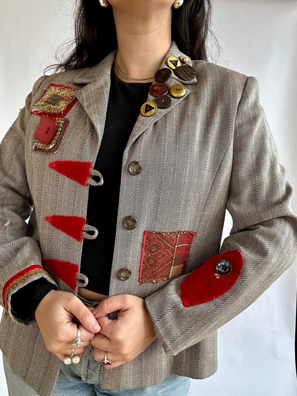 90s Vintage Upcycled Blazer with patches and butt… - image 3