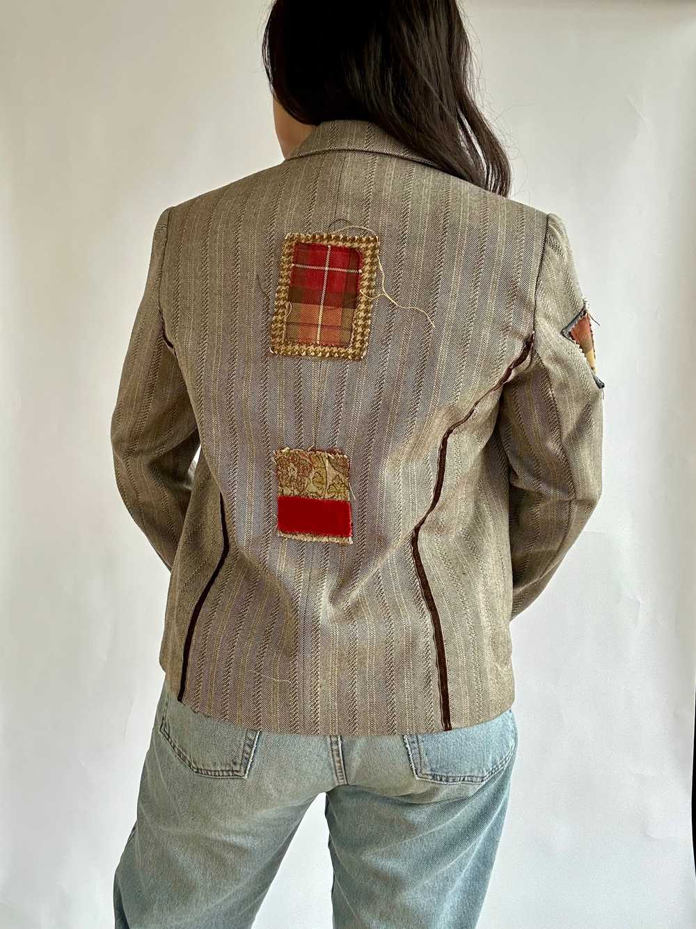 90s Vintage Upcycled Blazer with patches and butt… - image 5
