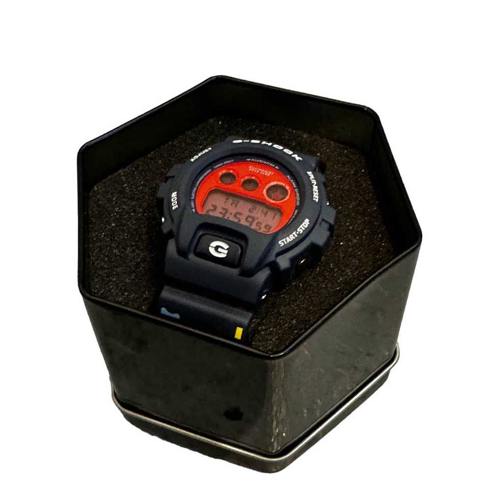 Casio x BBC men's rubber watch - image 4