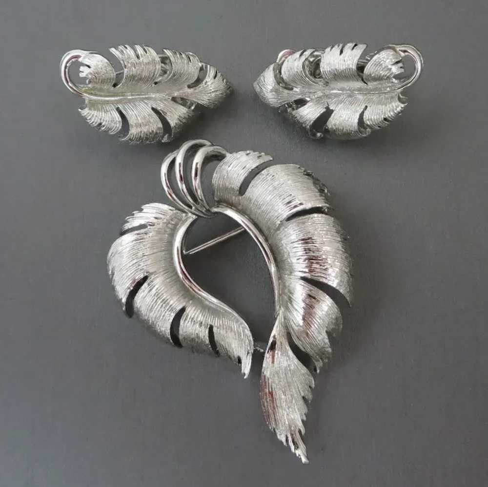Lisner Jewelry Set, Silver Tone Leafy Brooch and … - image 7