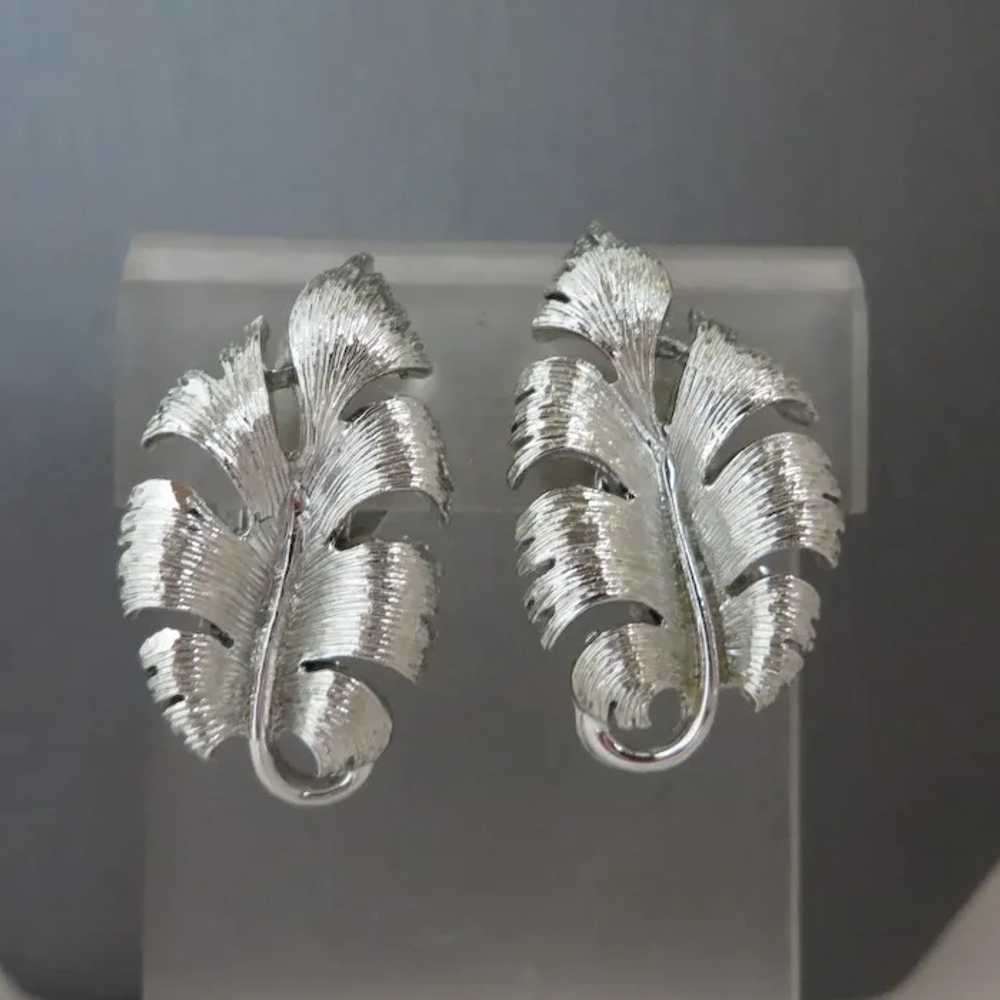 Lisner Jewelry Set, Silver Tone Leafy Brooch and … - image 9