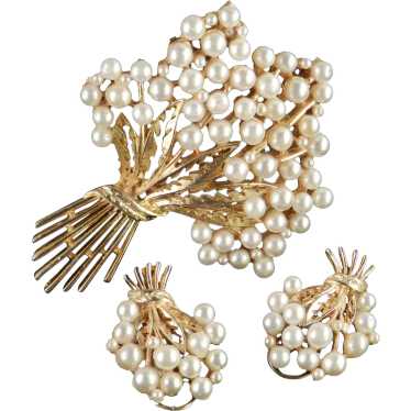 Faux Pearl Bouquet Brooch Pin Earrings Set - image 1