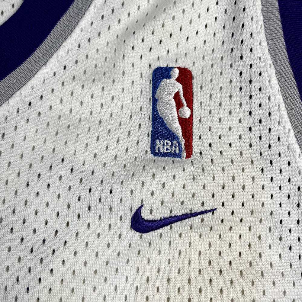 NBA × Nike × Vintage Vintage Sacramento Kings Mik… - image 4
