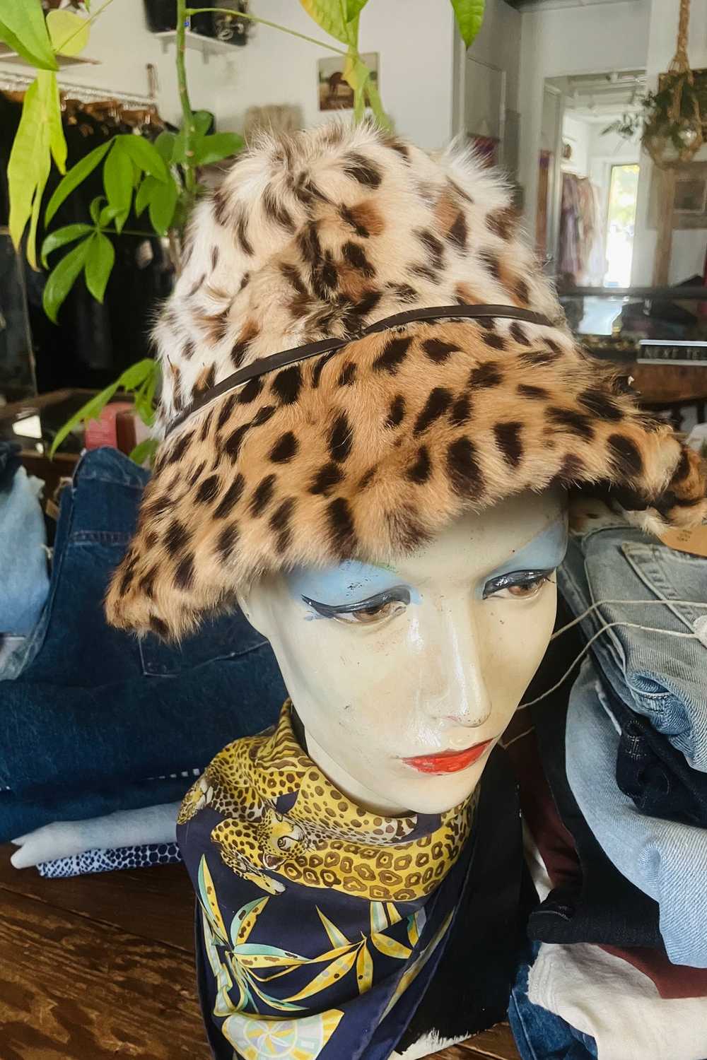 Vintage Vera Pelliccia Barney’s NY Cheetah Hat - image 5