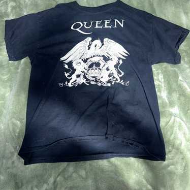 Queen graphic tshirt - image 1