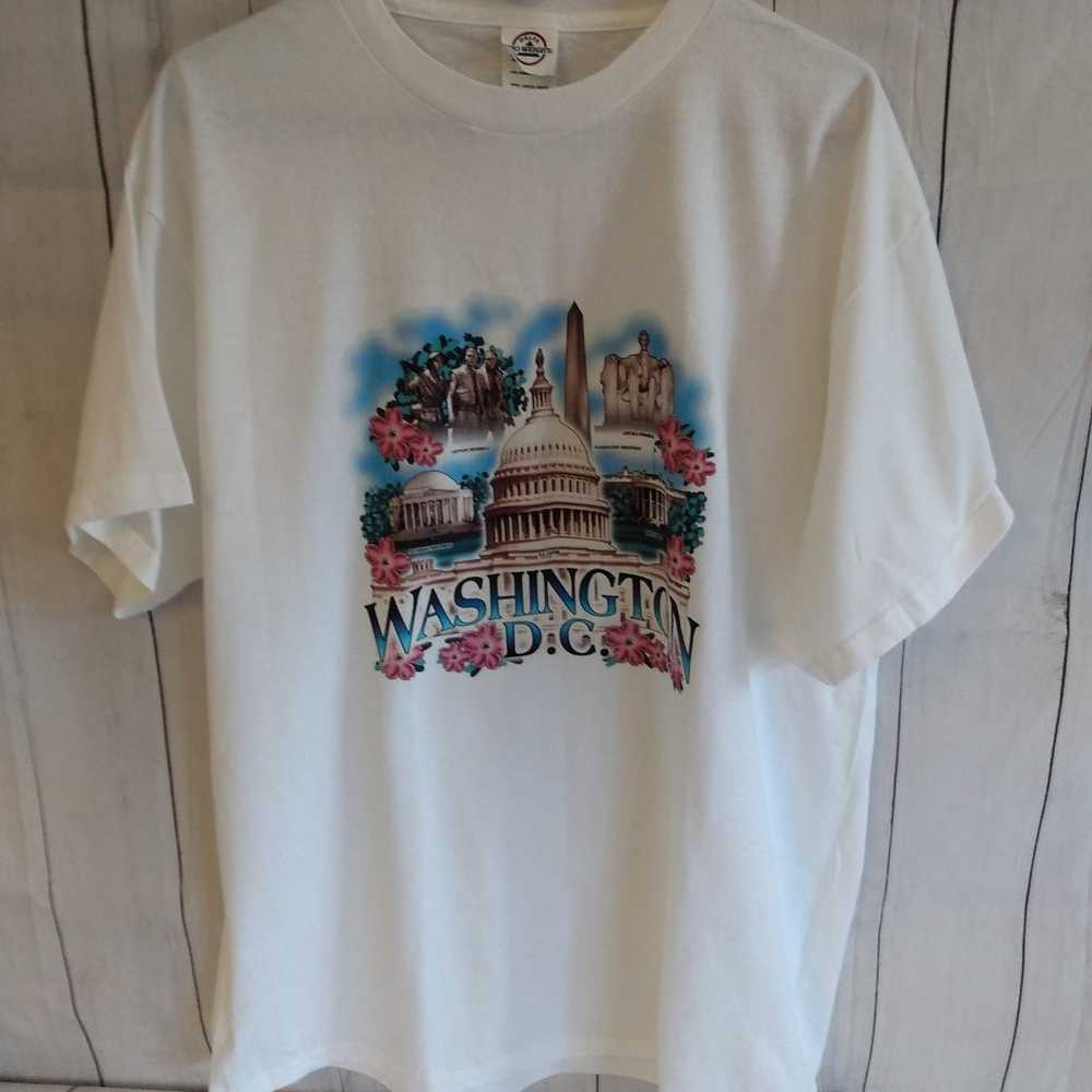 Washington D.C. Monument T-shirt, Unisex Size Lar… - image 1
