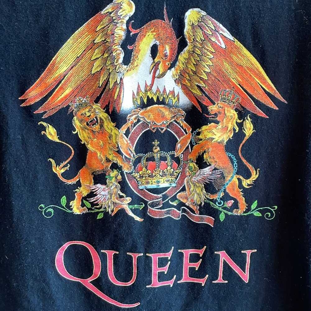Queen Classic Crest unisex tee-shirt - image 3