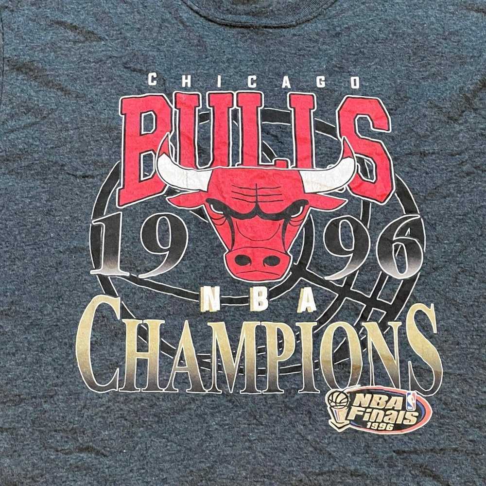 ‼️VINTAGE‼️ Chicago Bulls 1996 NBA Finals Champio… - image 2