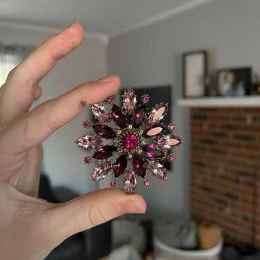 Vintage good Graziano Rhinestone Flower Brooch