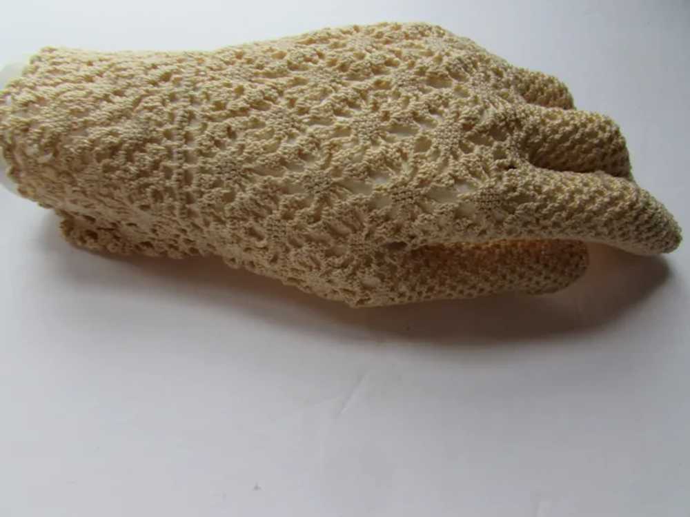 SALE Lovely Crochet Gloves in Ecru Crochet Lace P… - image 4
