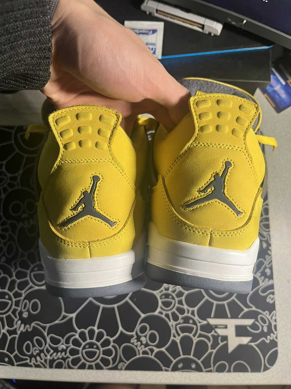 Jordan Brand × Nike Jordan 4 Retro Lightning SIZE… - image 3
