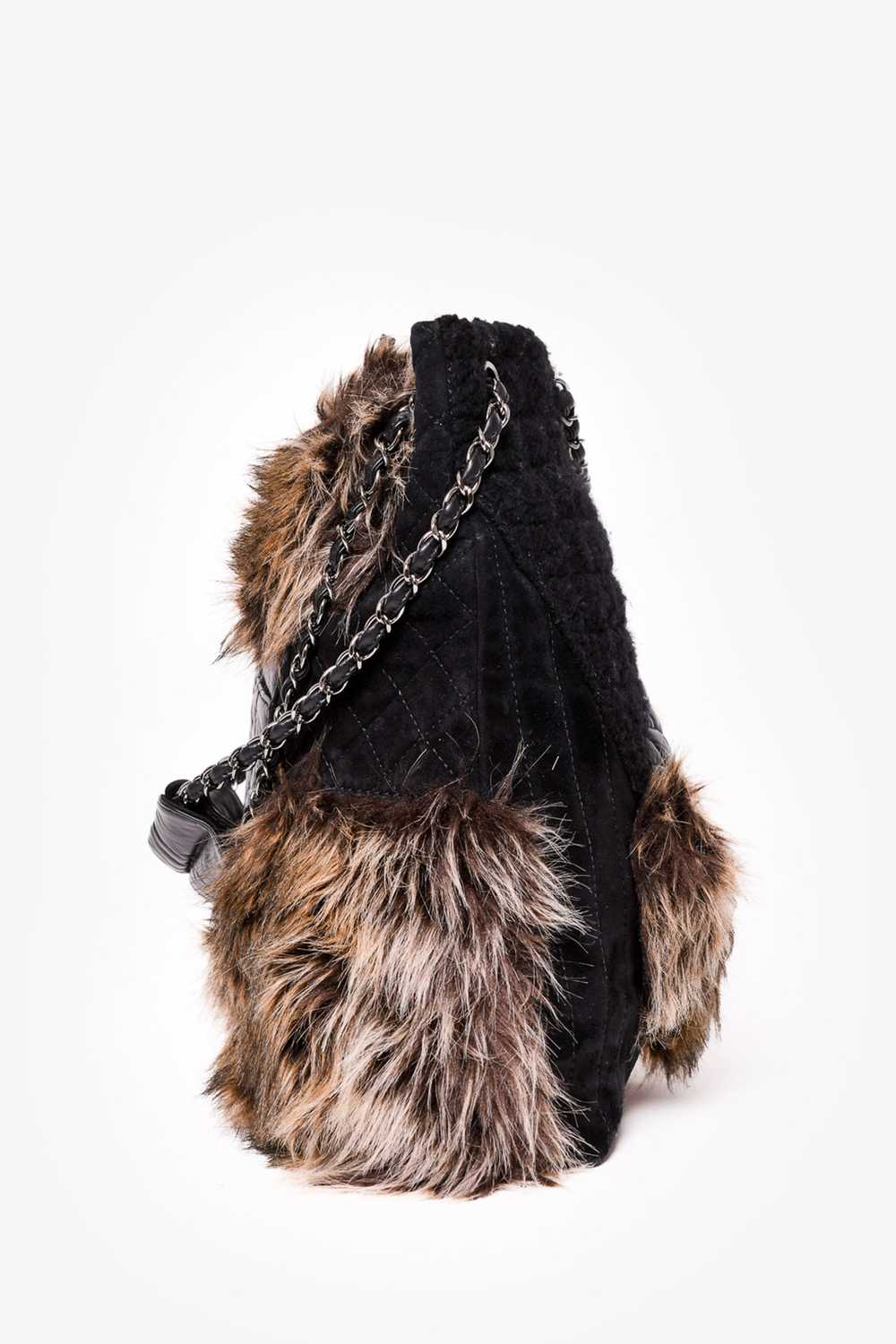 Pre-loved Chanel™ 2009-2010 Leather/Faux Fur Fant… - image 6