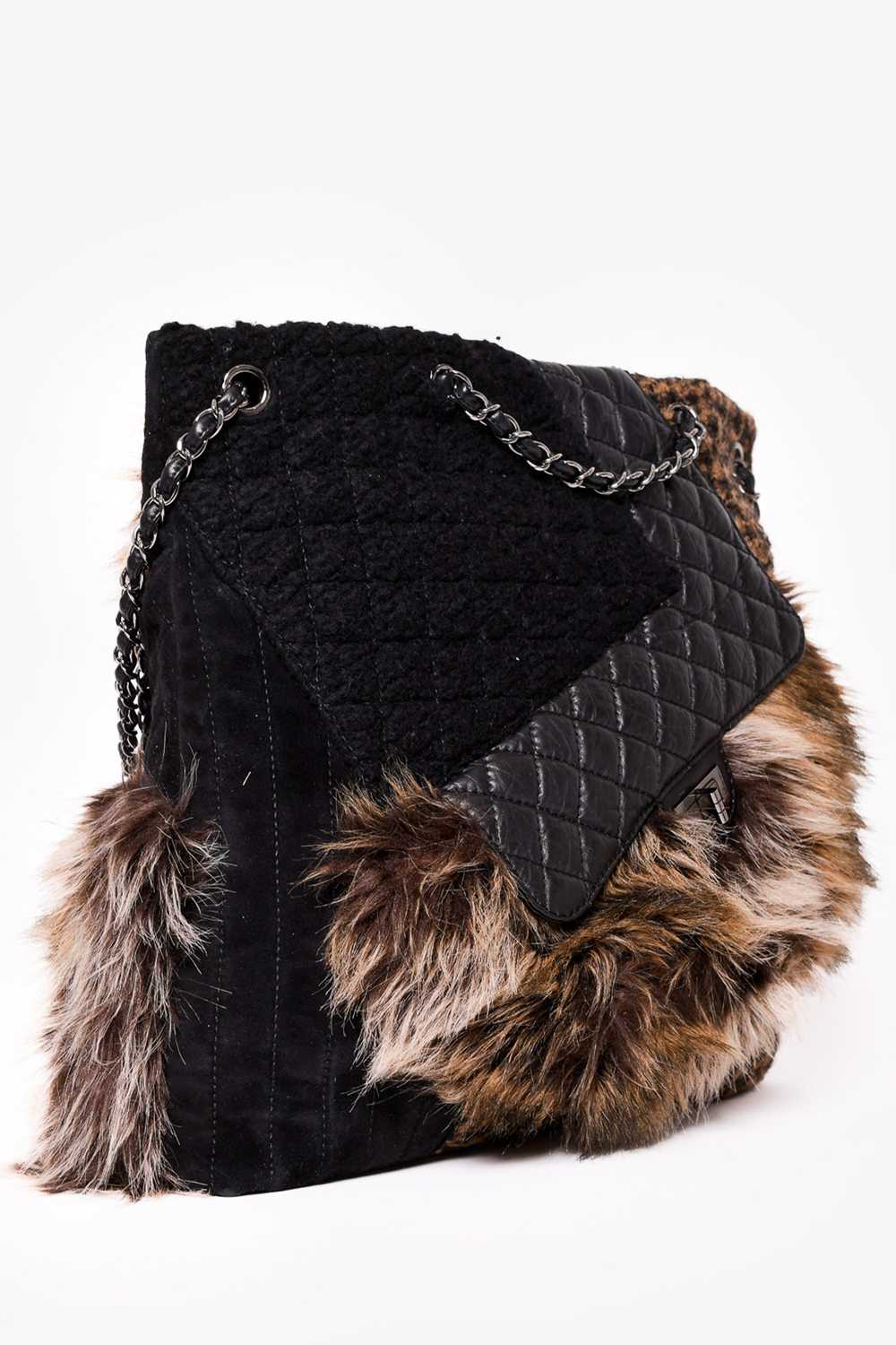 Pre-loved Chanel™ 2009-2010 Leather/Faux Fur Fant… - image 9