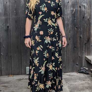 https://img.gem.app/914283909/1t/1703598398/floral-corset-back-vintage-dress.jpg