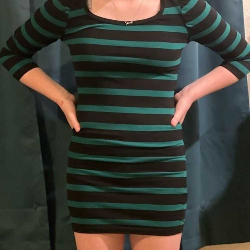 Forever 21 Black Green Striped 3/4 Sleeve Fitted … - image 3