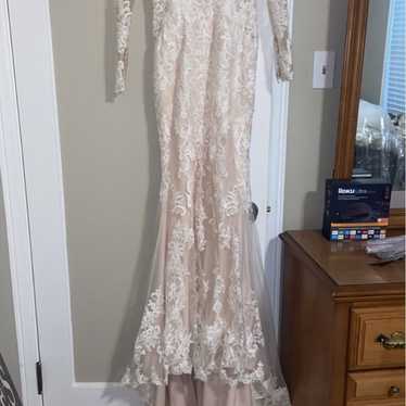 Size 4 Essense of Australia Wedding Dress - image 1