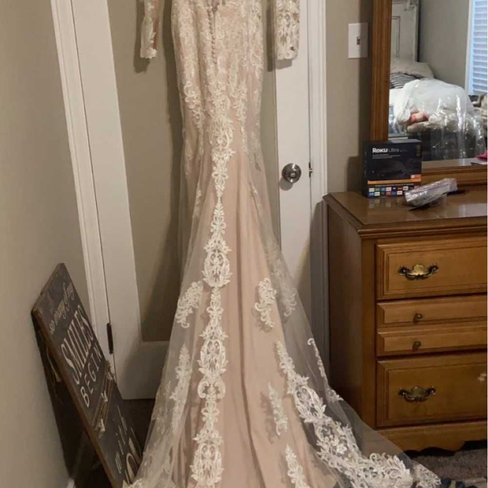 Size 4 Essense of Australia Wedding Dress - image 2
