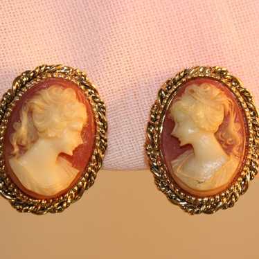Vintage 1950s Signed ART© Cameo Clip-on Earrings - image 1