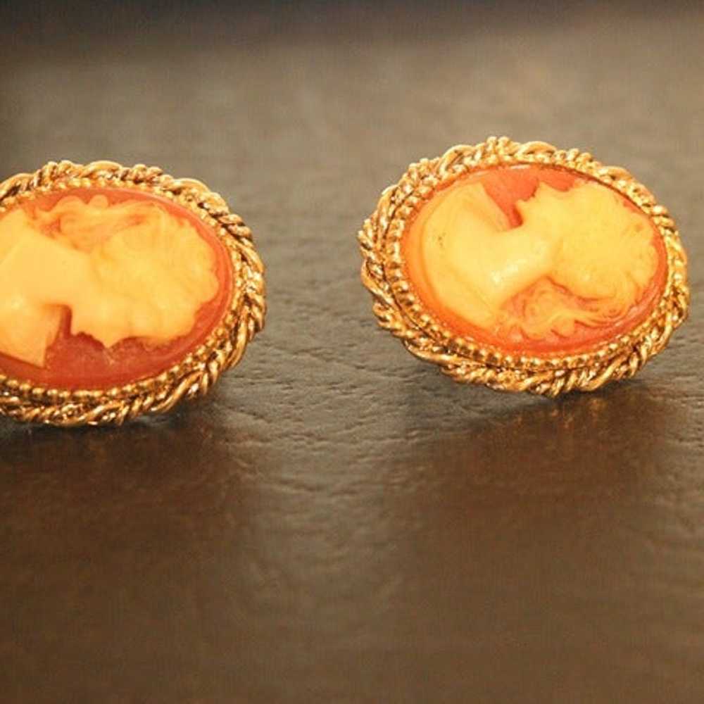 Vintage 1950s Signed ART© Cameo Clip-on Earrings - image 3