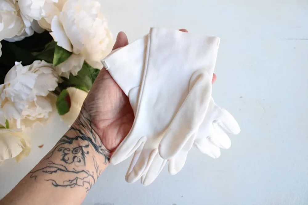 Vintage 1960s Gloves With Pink Embroidery, Wrist … - image 2