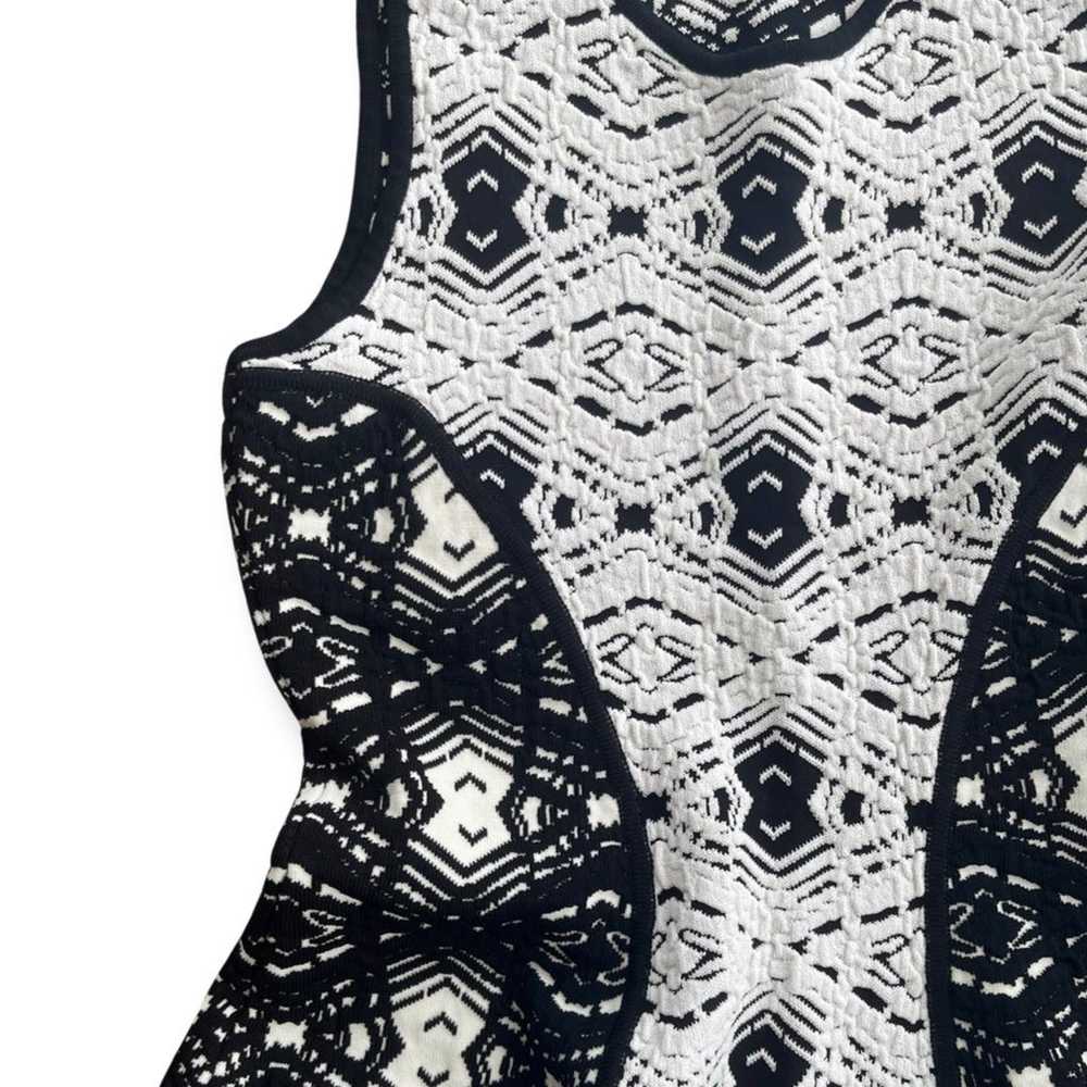 Parker Naima Jacquard Knit Dress in Black and Whi… - image 4