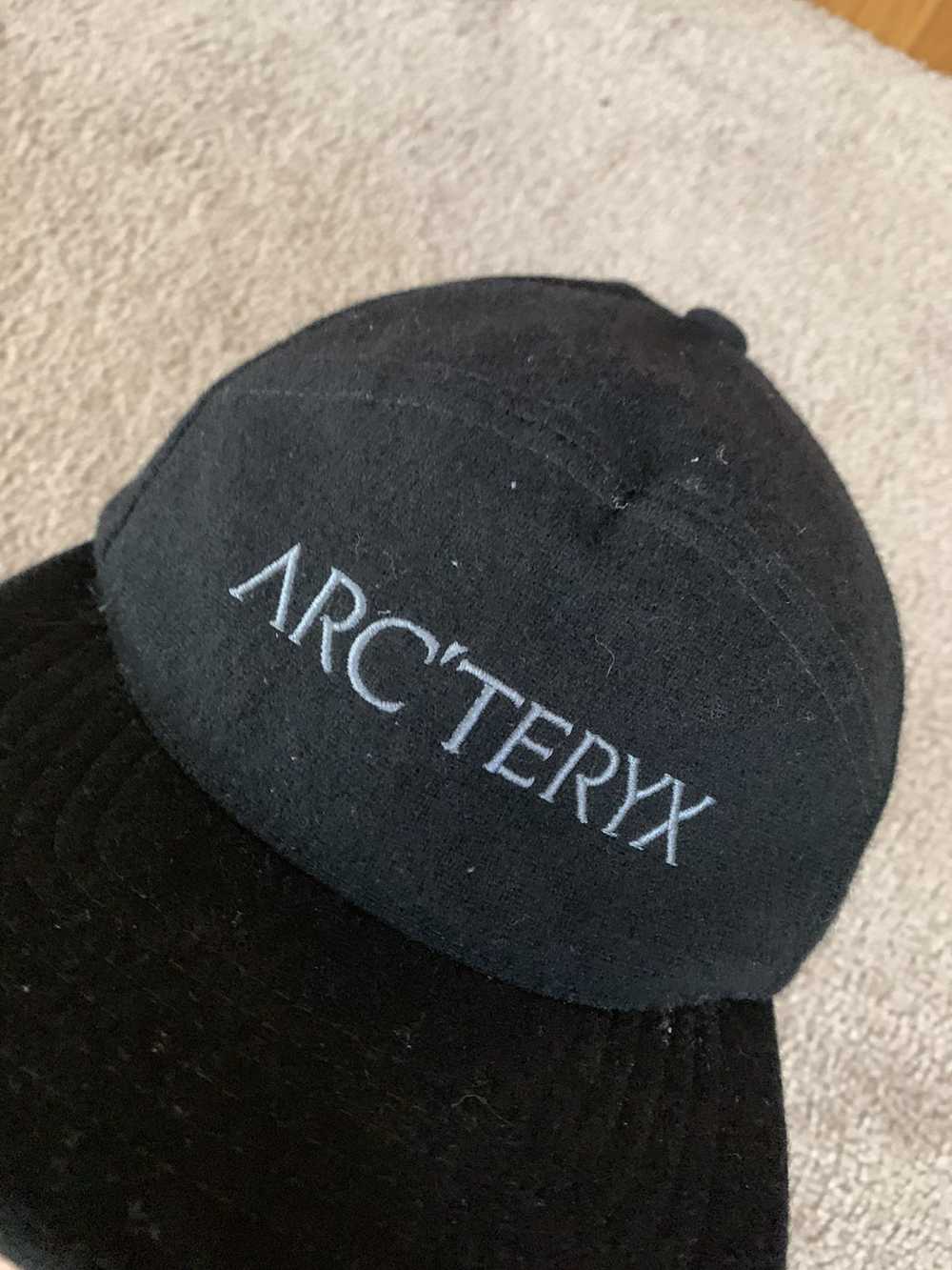 Arc'Teryx ARCTERYX Embroidered Bird Word Cotton V… - image 2