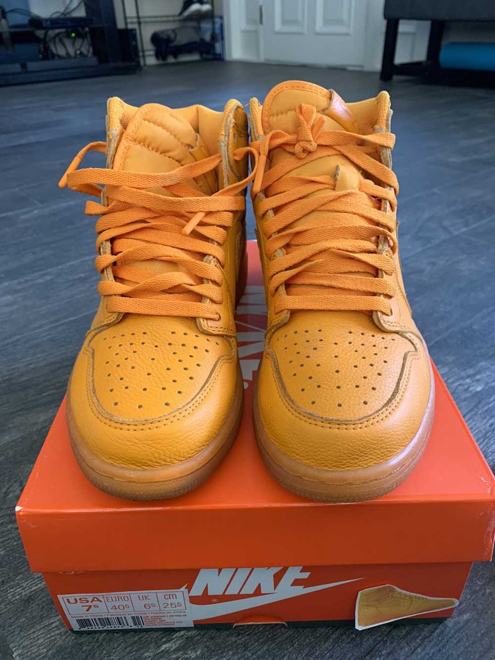 retro high og orange