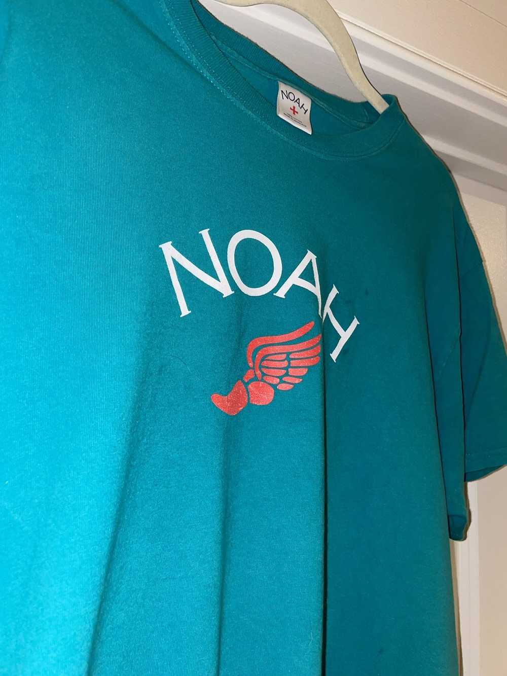 Noah Noah Jade T-shirt Winged foot - image 2