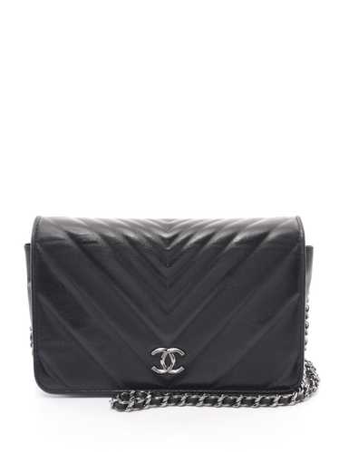 CHANEL Pre-Owned 2018 Chevron-quilted wallet-on-c… - image 1