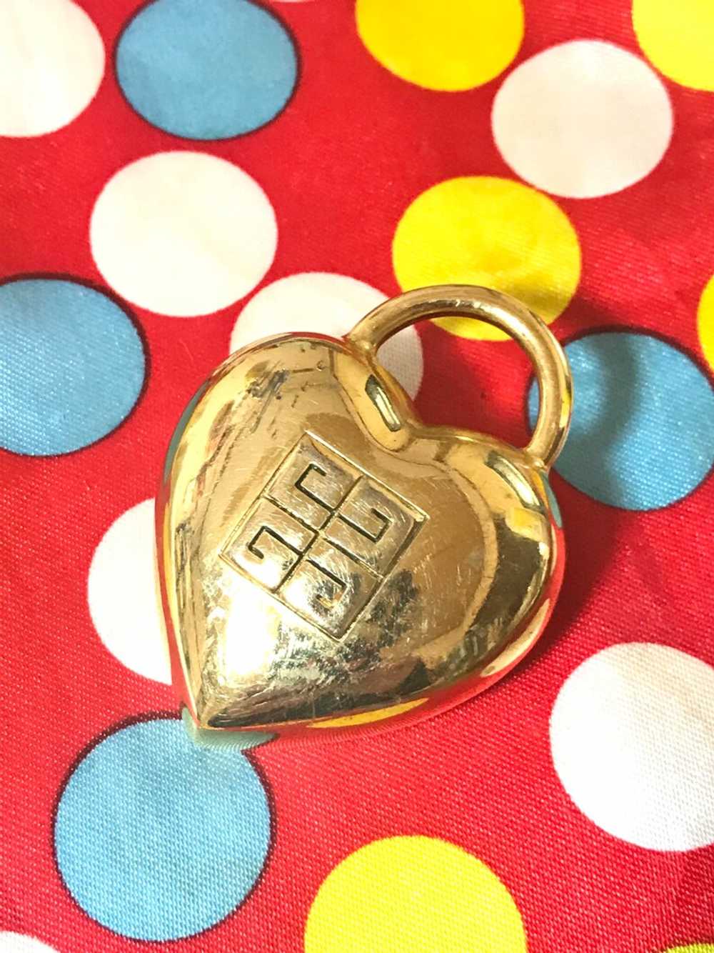 GIVENCHY Vintage heart brooch with logo mark - image 1
