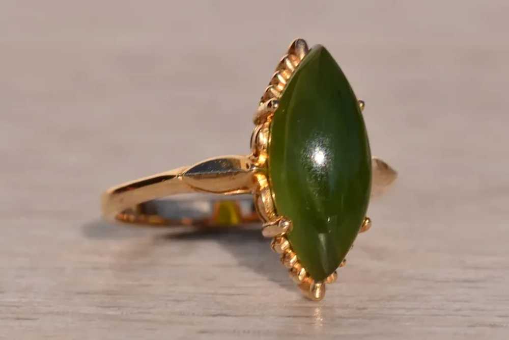 Mid Century Jade Ring in Yellow Gold - image 5