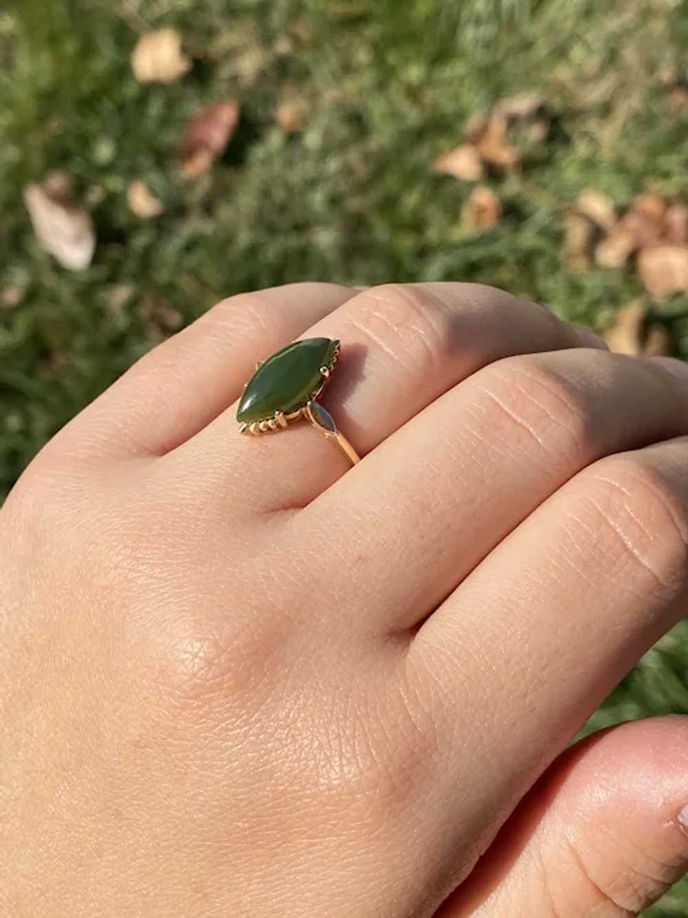 Mid Century Jade Ring in Yellow Gold - image 8