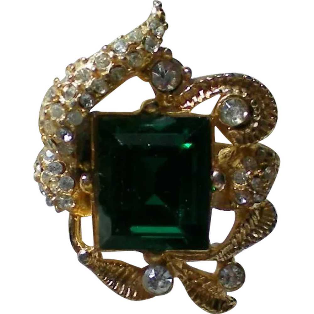 Emerald Green Stone Cocktail Ring - image 1