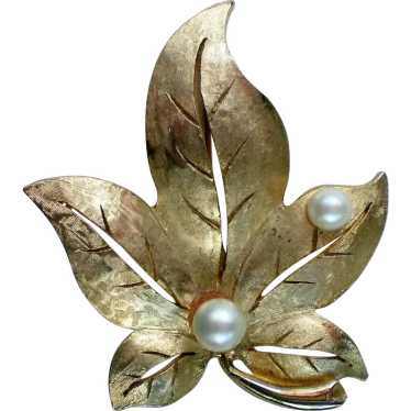 Autumn Golden Leaf Pin with faux Pearls - image 1