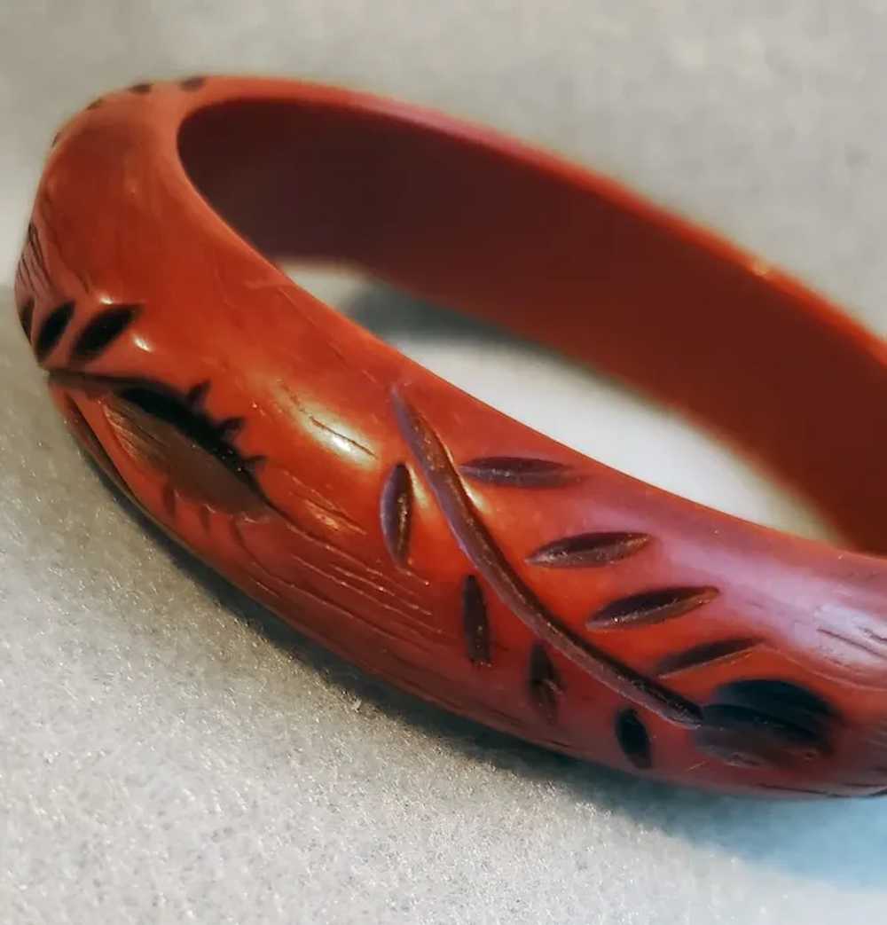 Carved Molding Acrylic Bangle Bracelet Size Mediu… - image 2