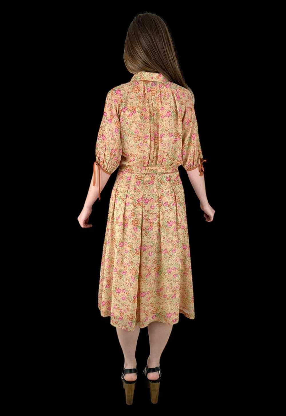 70's Vintage Ladies Short Sleeve Orange Floral Te… - image 3