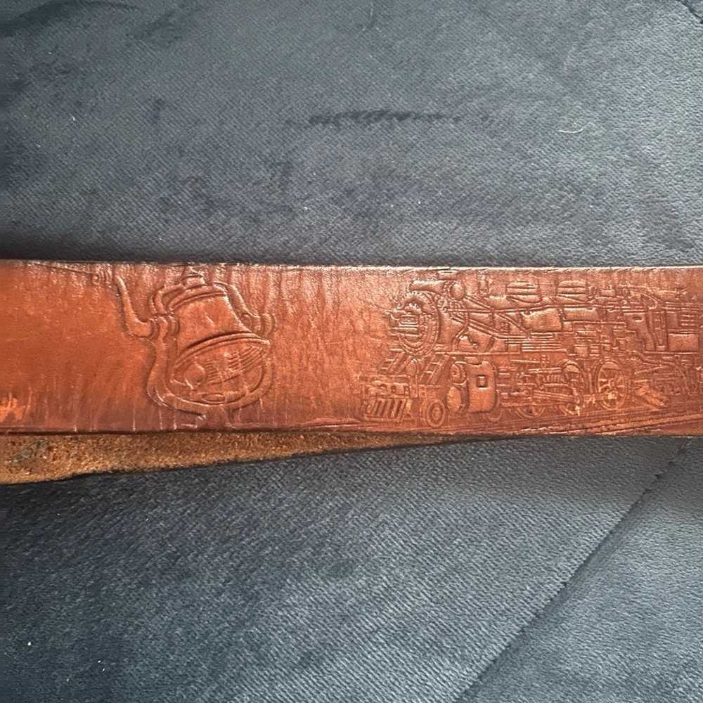 Embossed belt with enamel brass buckle 36 - image 4