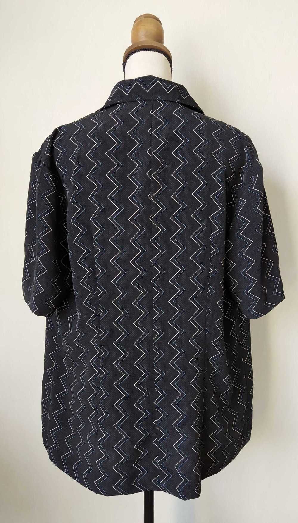 Chemise à motifs - Chemise noire, imprimé géométr… - image 3