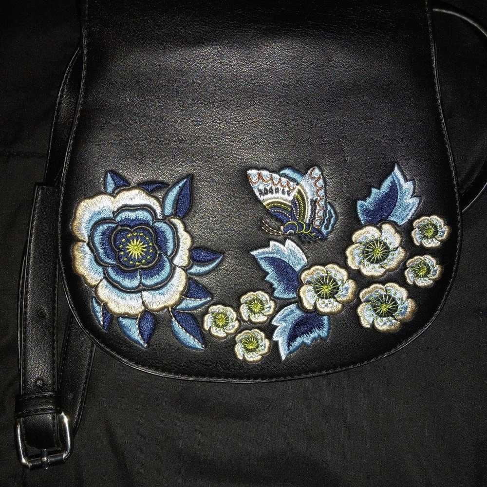 Black flower butterfly purse - image 1