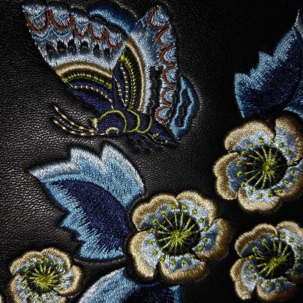 Black flower butterfly purse - image 9