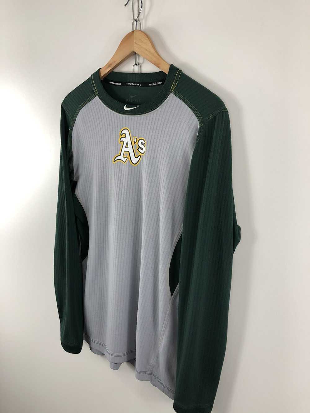 Nike × Streetwear × Vintage Oakland Athletics Lon… - image 3