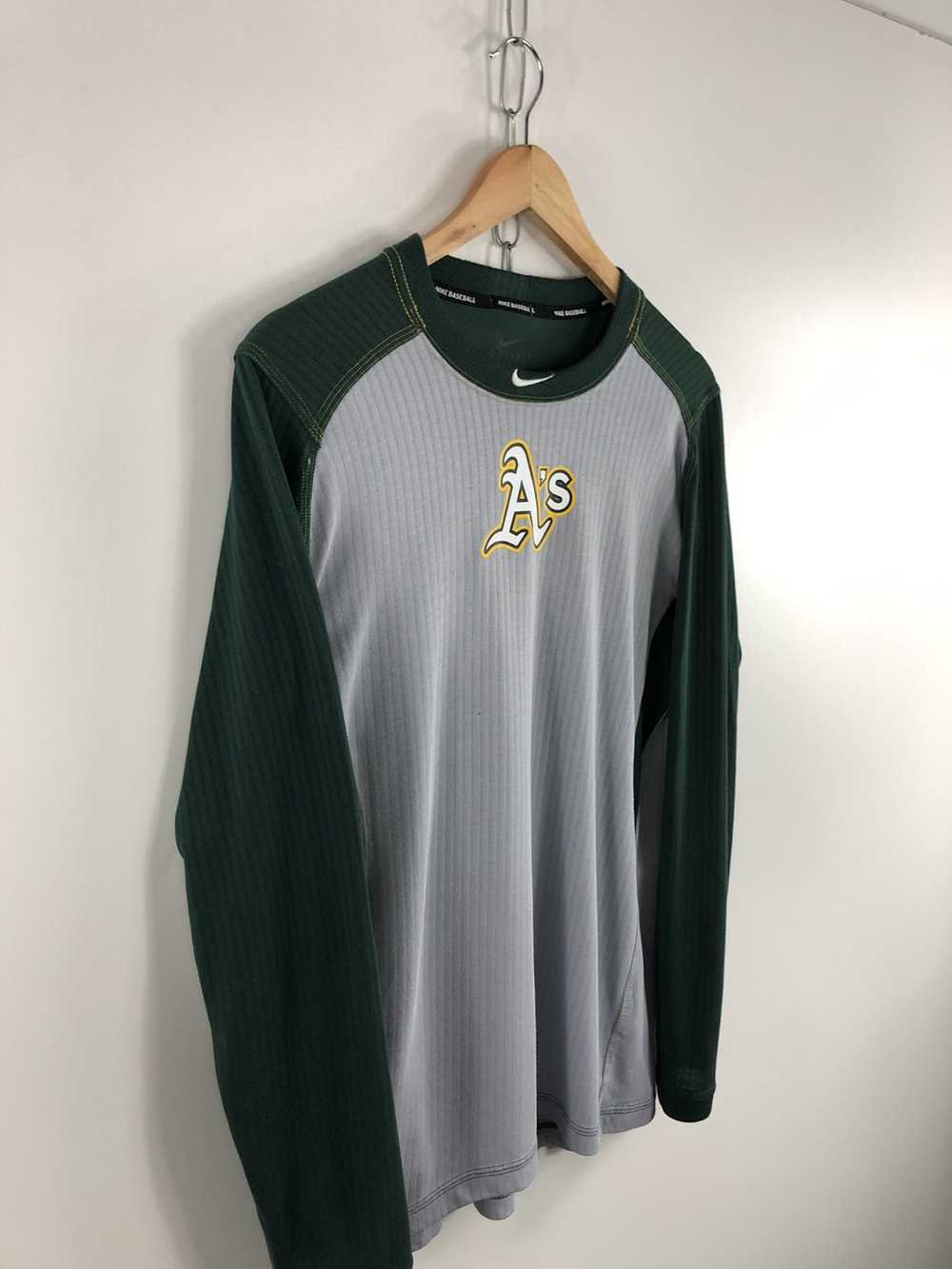 Nike × Streetwear × Vintage Oakland Athletics Lon… - image 4